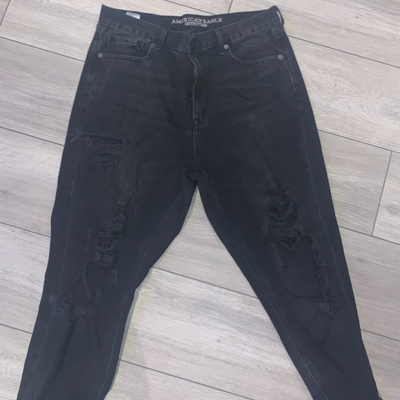 AE ripped black mom jeans - Picture 1 of 5